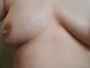 amateur babe big-tits boobs milf natural